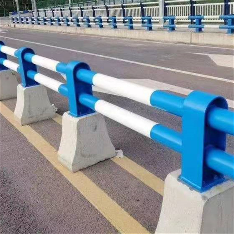 宜宾水泥墩防撞护栏